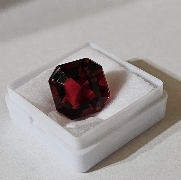 Independent Jewelry - Octagon Cut Certified Red Spinel AAA